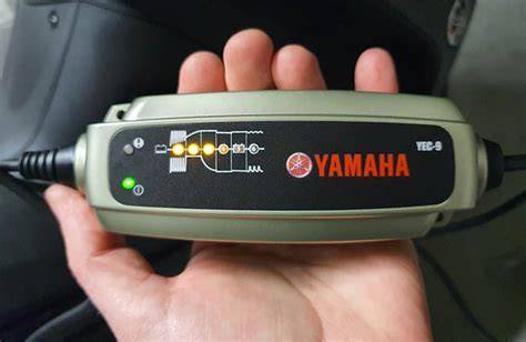 caricabatteria Yamaha YEC-9 layout e istruzioni
