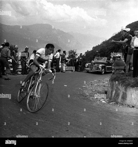 José Rujano in salita durante il Giro d'Italia