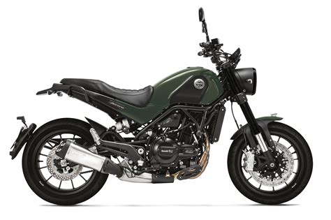 Benelli Leoncino 500 vista frontale