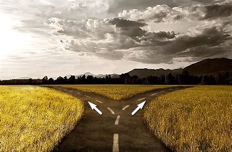 Immagine simbolica di un bivio o crocevia