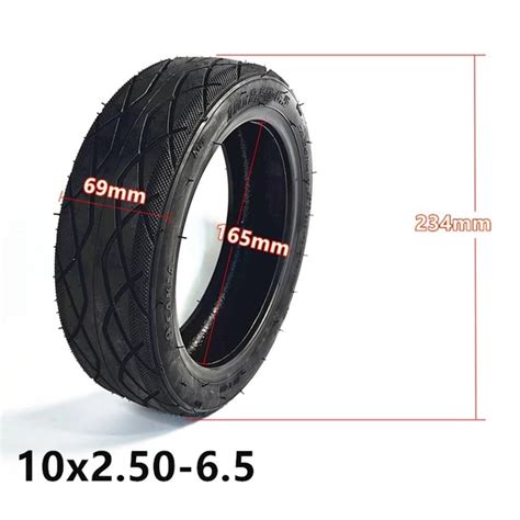 Dettaglio di uno pneumatico tubeless da 10 pollici del Ninebot E2 Pro