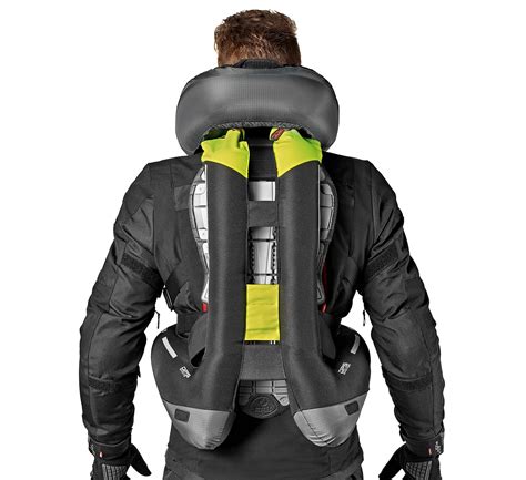 Schema di funzionamento di un airbag da moto