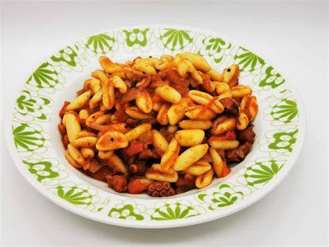 Cavatelli con ragù d'agnello piatto pronto