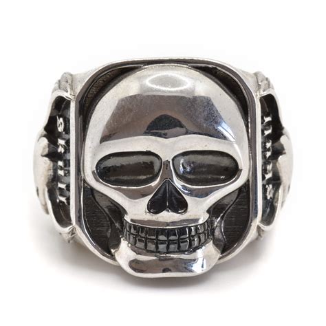 Gioielli biker in argento: anelli, ciondoli e bracciali