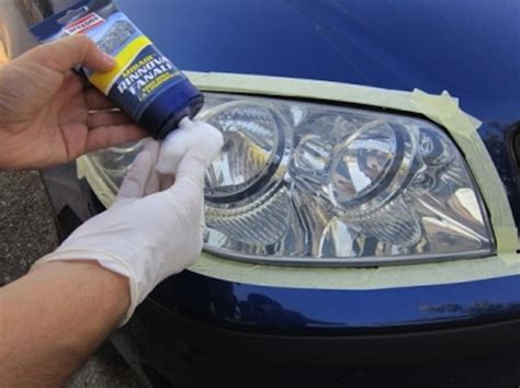 Kit lucidatura fari auto con dentifricio e panni