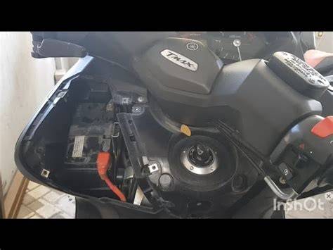 Batteria Yamaha Tmax installata
