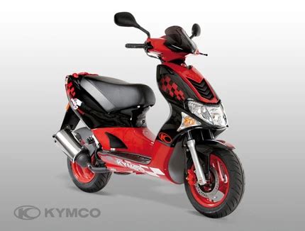 Particolare del motore del Kymco Super 9 AC Sports 50