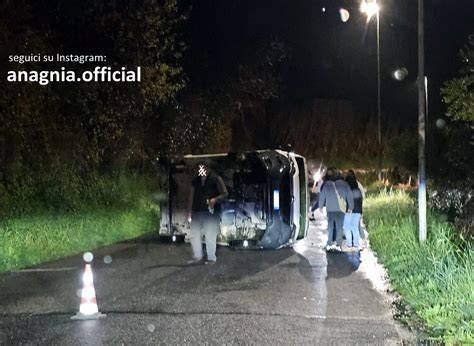 bici elettrica e auto incidente via Madonna delle Grazie