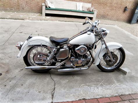 Harley-Davidson d'epoca, simile a quella usata nel film