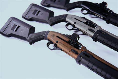 Immagine confronto modelli Beretta 1301 Comp e Tactical