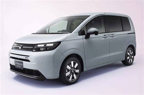 Honda Freed interno sette posti MPV
