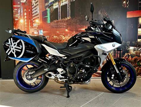 Immagine show room Yamaha Livorno