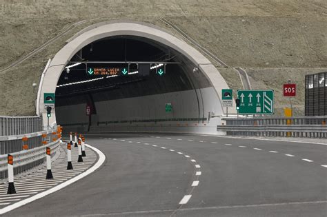 galleria autostradale italiana