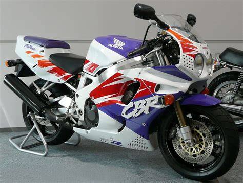 Impennata Honda CBR900RR