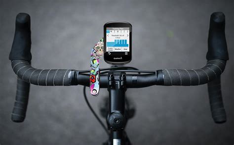 Immagine di un Garmin Edge 800 su un manubrio di bicicletta