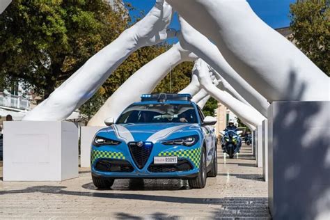 Polizia Stradale in azione durante il Giro d'Italia